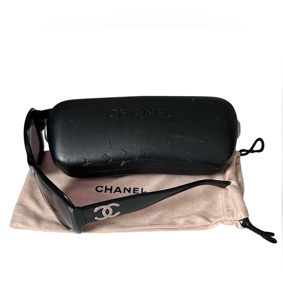 CHANEL True VINTAGE Black CC Logo 5102 Sunglasses With Dark Purple Tinted Lenses - Picture 7 of 9